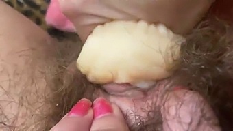 极端特写阴道的pov视角和硬核性爱中的强烈喷射