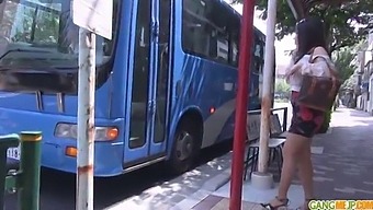 日本少女chinatsu公开口交并被内射