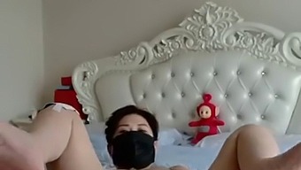 年长的亚洲女士寻求性接触