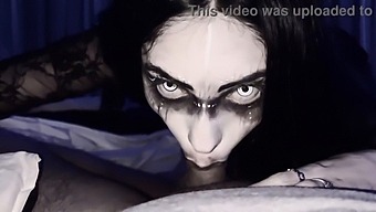 摄像头上看到女巫在消耗男性生殖器