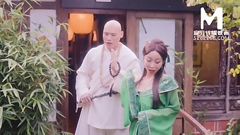 白蛇传奇:一个充满爱和欲望的感性亚洲故事